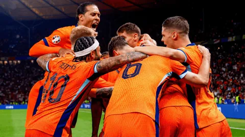 [亚冠]奥斯卡点球逆转战局，结束2025赛季征程